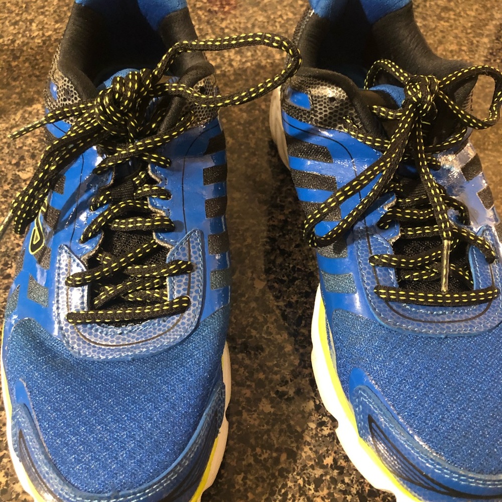 Shoes - Picture 3 of 11